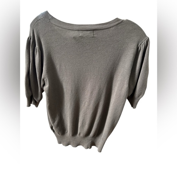 Evereve Diana Crew Pullover Sweater Short Puff Sleeve Gray/Olive Size Large - Picture 2 of 6